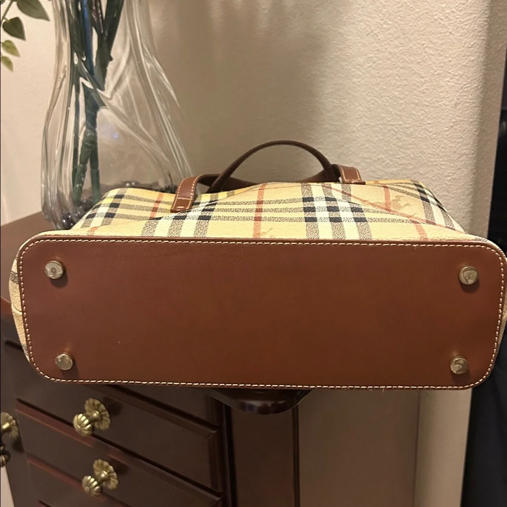 Burberry Plaid Tote Bag with Brown Handles - Picture 8 of 12